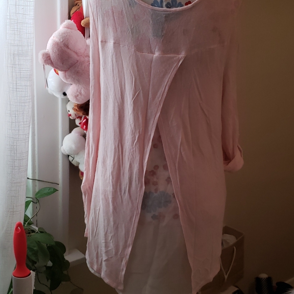 Pink & white shirt - Picture 2 of 5